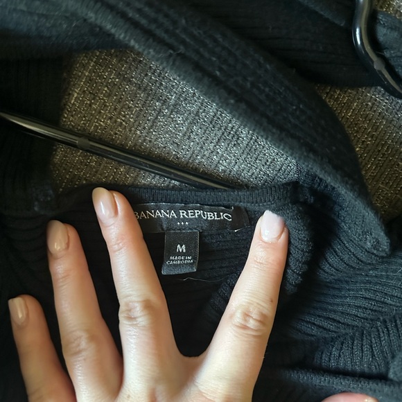 Banana Republic Sweater Cross Front Tank Top - Picture 5 of 5